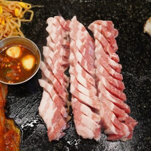칼맞은삼겹살제원점